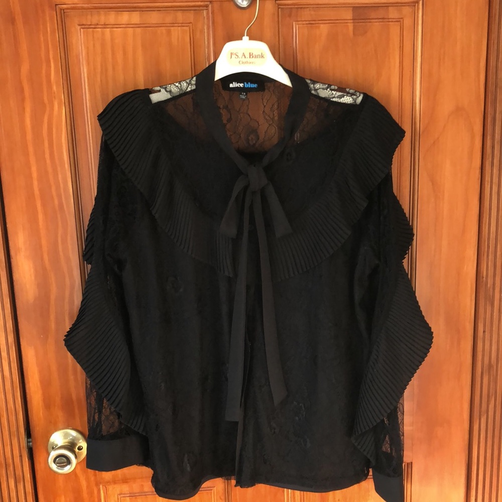 Alice Blue Black Lace Blouse.  Size 1X.  Lace and pleated Angel sleeves.